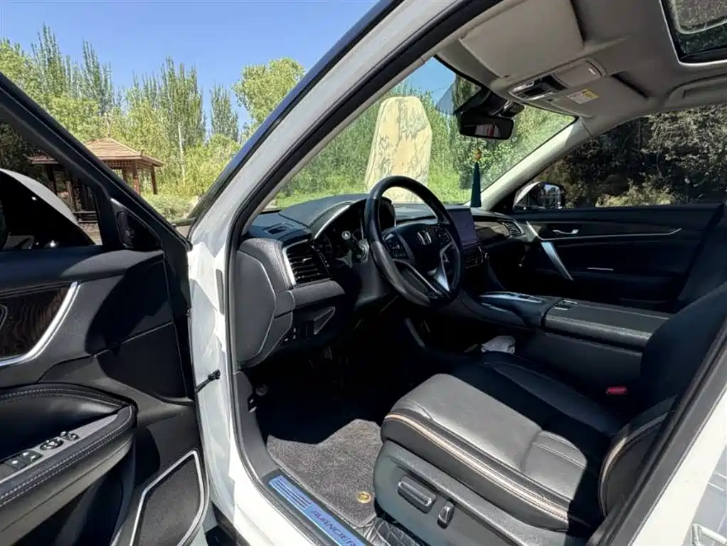 Avancier 370 TURBO 4 WD Premium