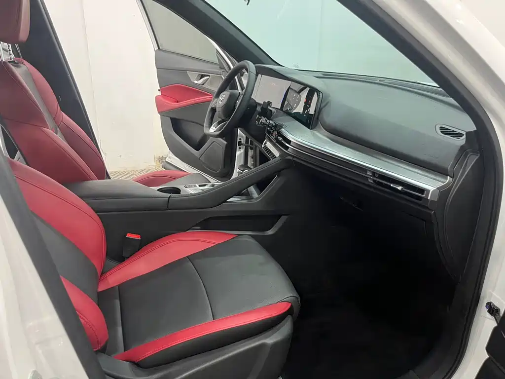 Changan CS35 PLUS Blue Whale NE 1.4 T DCT Distinguished