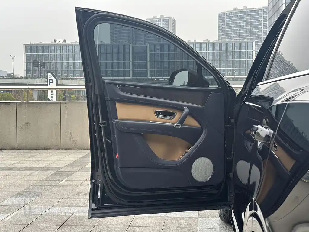 Bentayga 6.0 T Standard