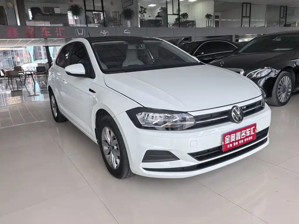 Polo Plus 1.5 L Auto Colorful Tech