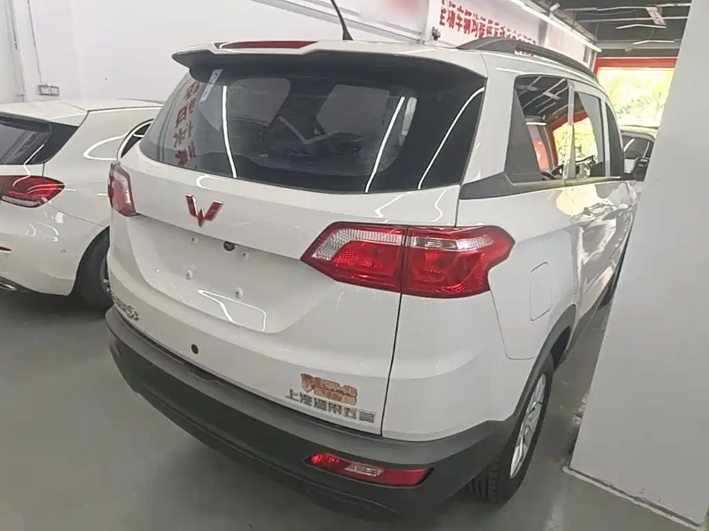 Wuling Hongguang S3 1.5 L Manual Standard CN-V