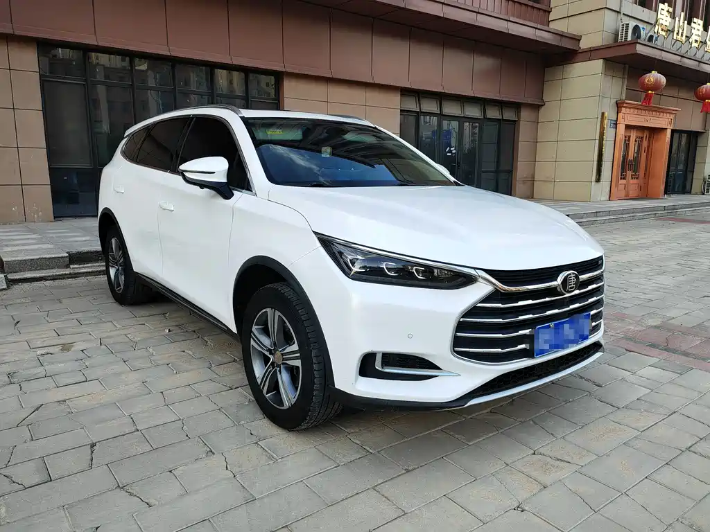 Tang 2.0 T Auto Connected Premium 5-seat CN-VI