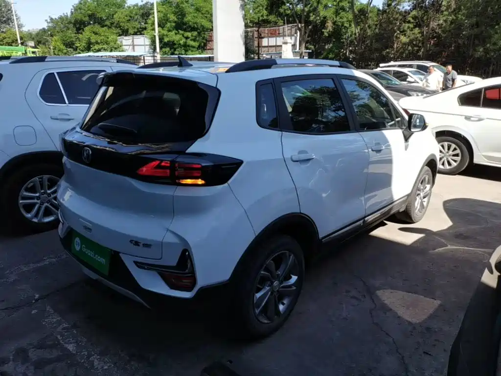 Changan CS15 1.5 L Auto Progressive