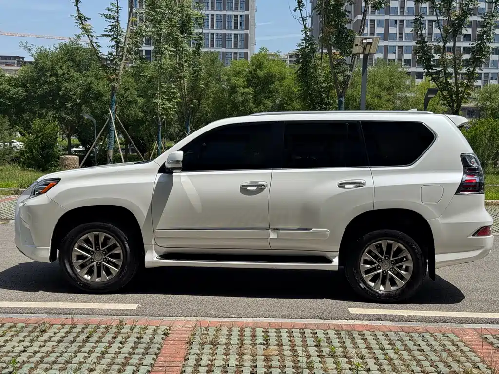 Lexus GX 400 Luxury