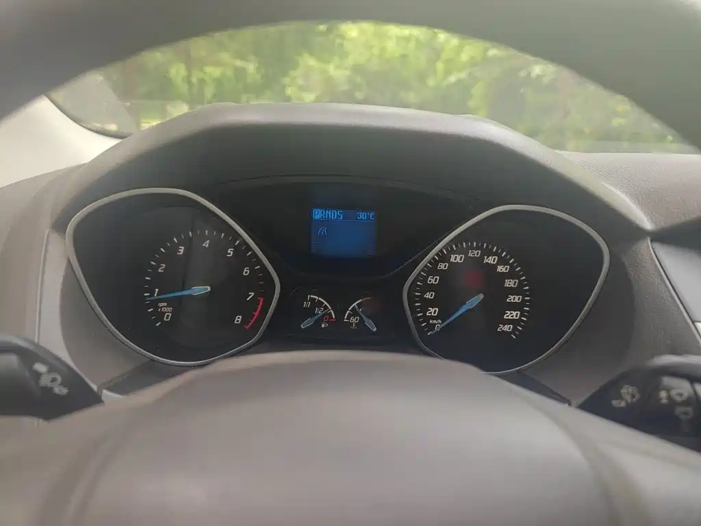 Focus Sedan 1.6 L Auto Comfort