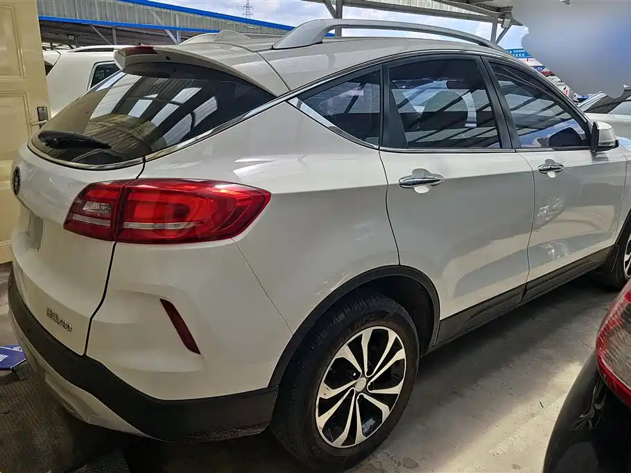 Besturn X80 奔腾X80 2018款 Live版 2.0 L 自动舒适型