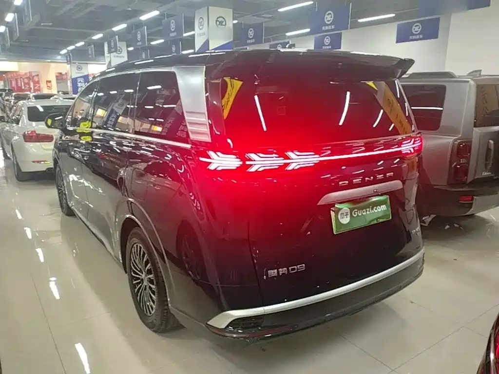 Denza D9 DM-i Smart Drive 1020 4 WD Flagship