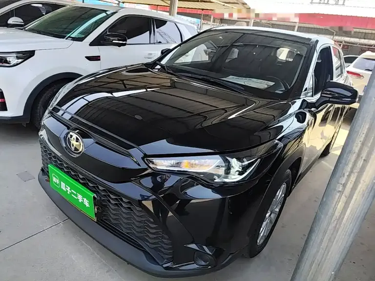 Toyota Frontlander 2.0 L CVT Leading