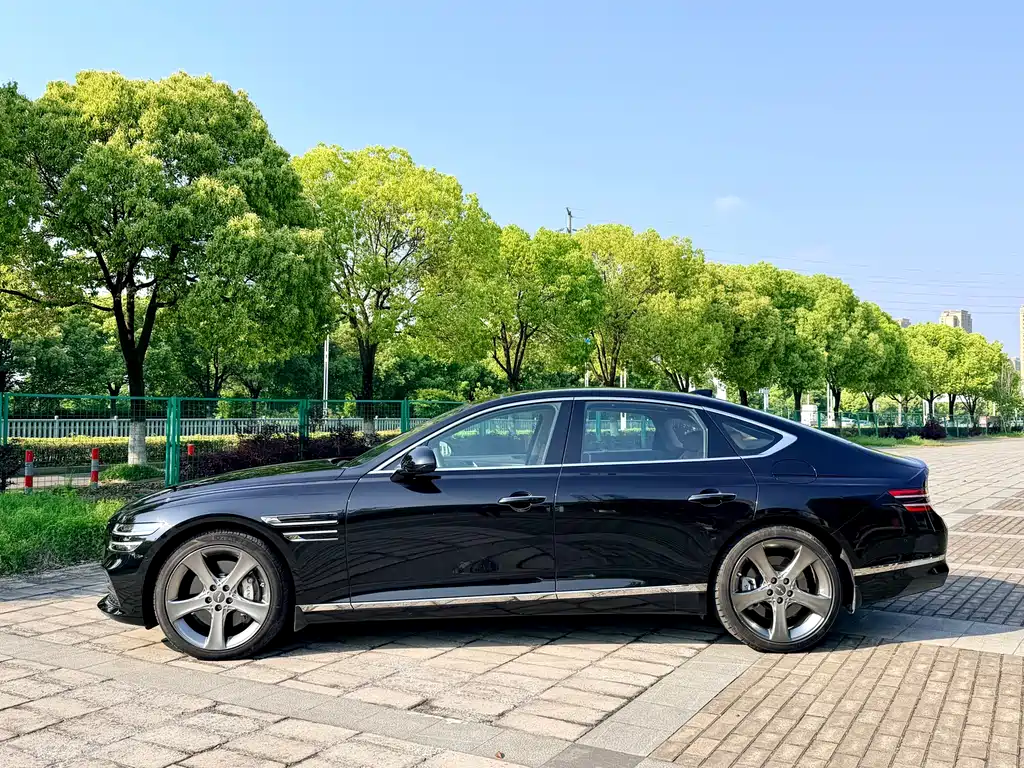 Genesis G80 2.5 T RWD Flagship