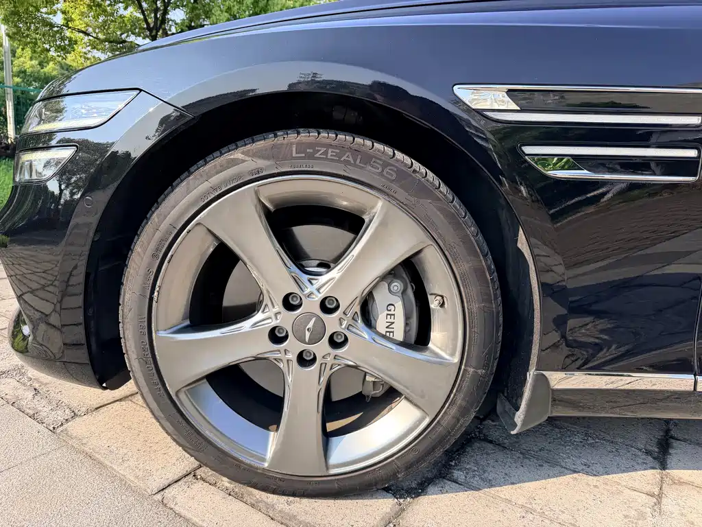 Genesis G80 2.5 T RWD Flagship