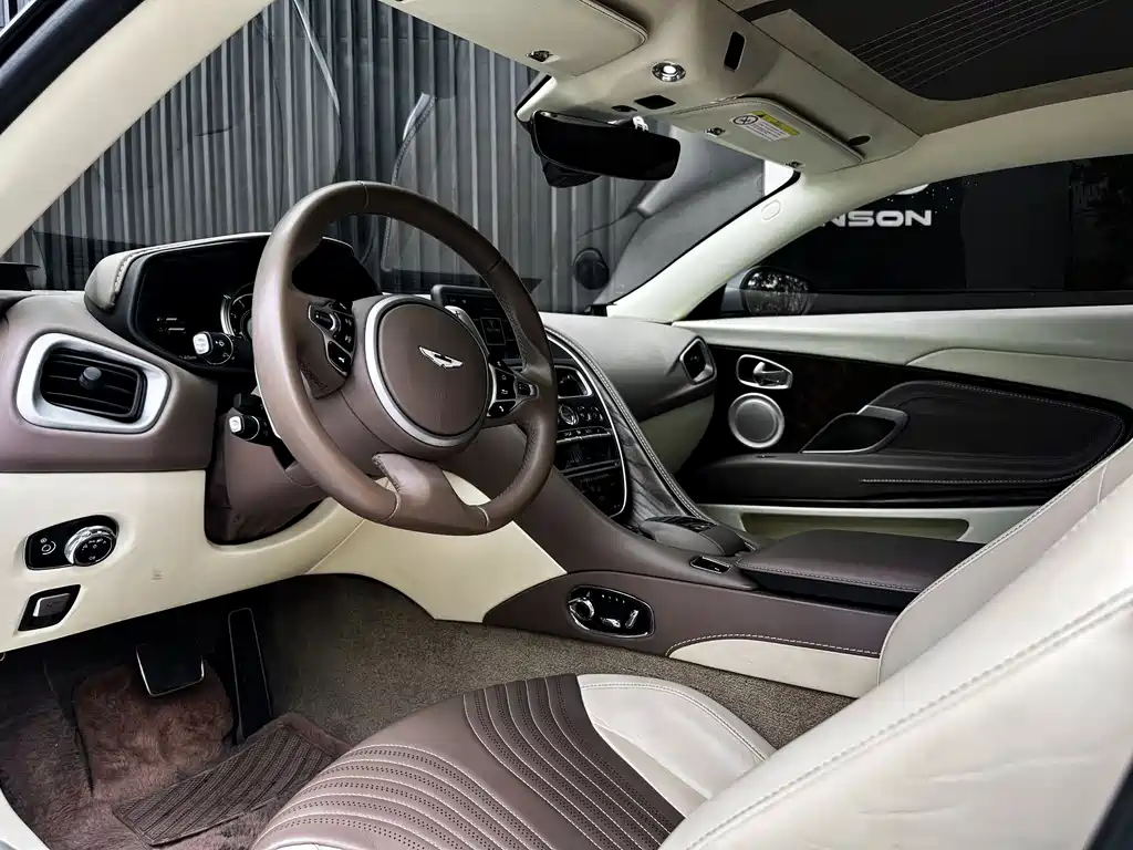 Aston Martin DB11 4.0 T V8 Coupe