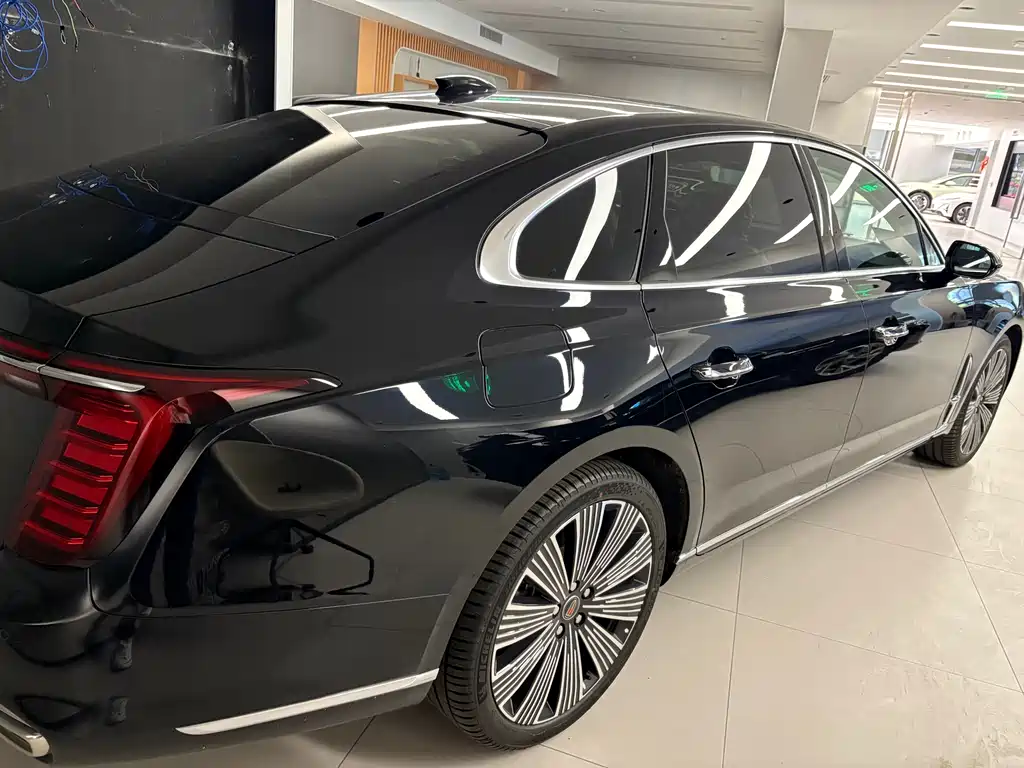 Hongqi H9 2.0 T 2 WD Flagship Enjoyment Luxury Business 5-seat