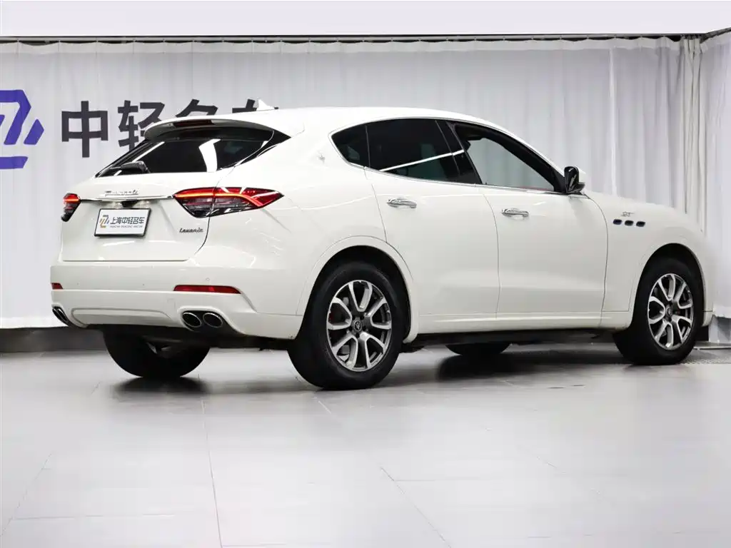Levante 2.0 T GT Sharp Edge