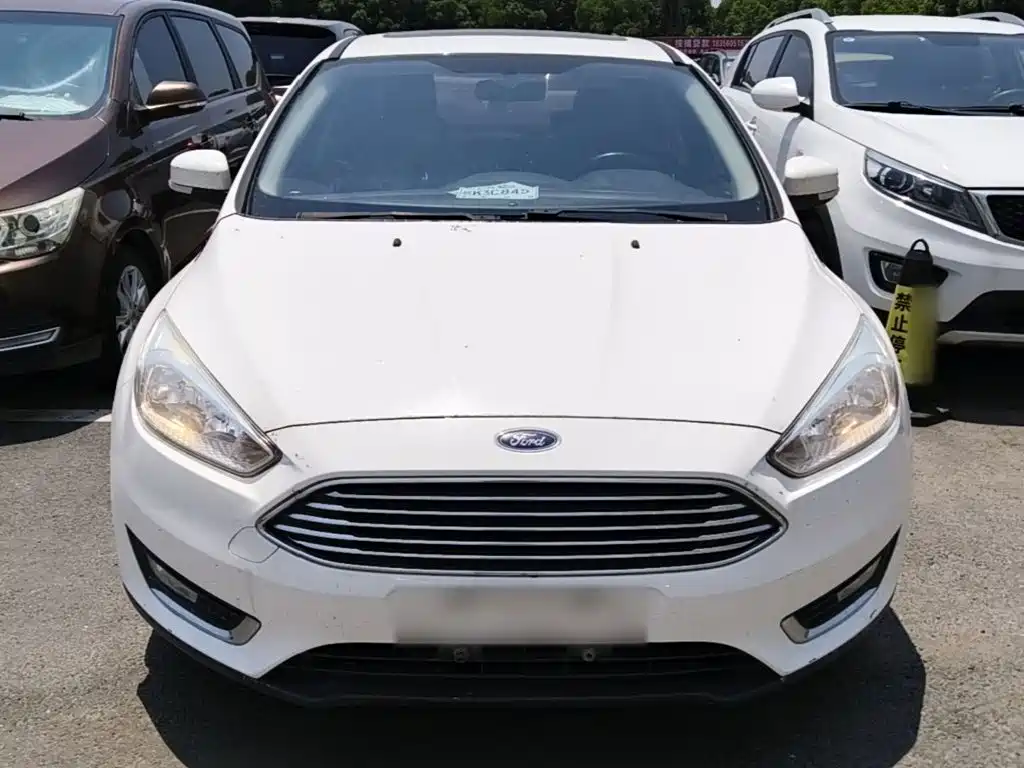 Focus Sedan EcoBoost 125 Auto Super Style