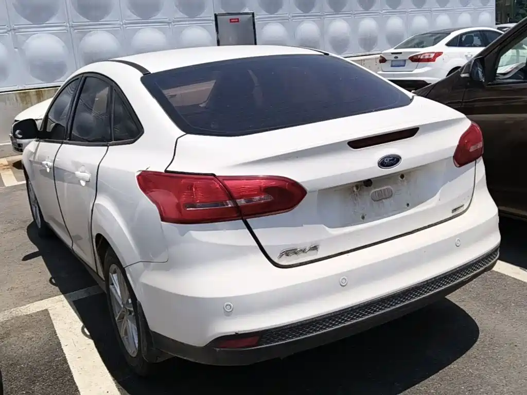 Focus Sedan EcoBoost 125 Auto Super Style