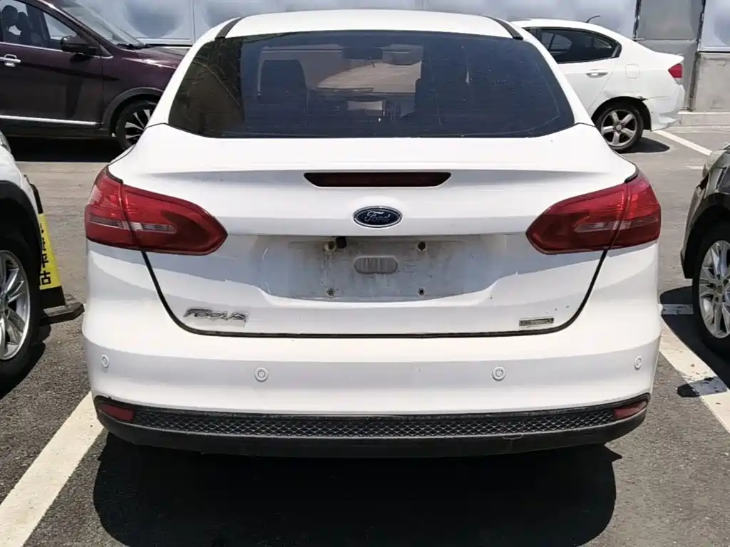 Focus Sedan EcoBoost 125 Auto Super Style