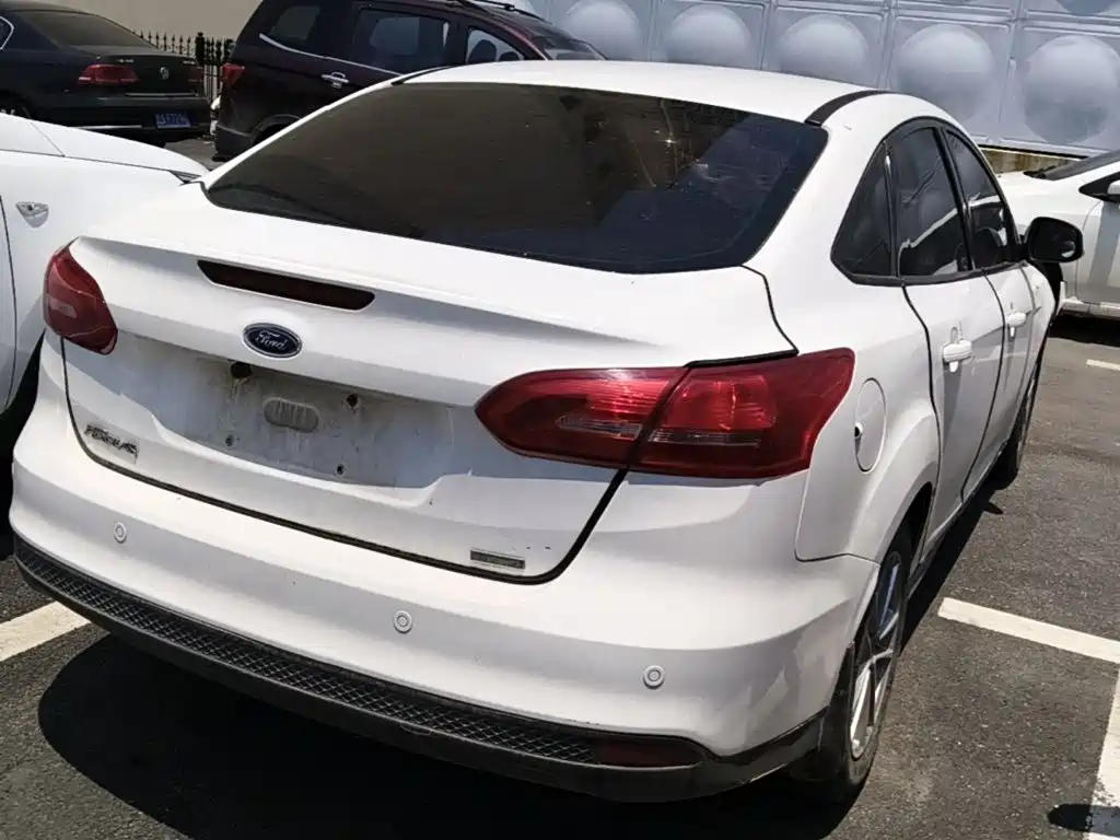 Focus Sedan EcoBoost 125 Auto Super Style