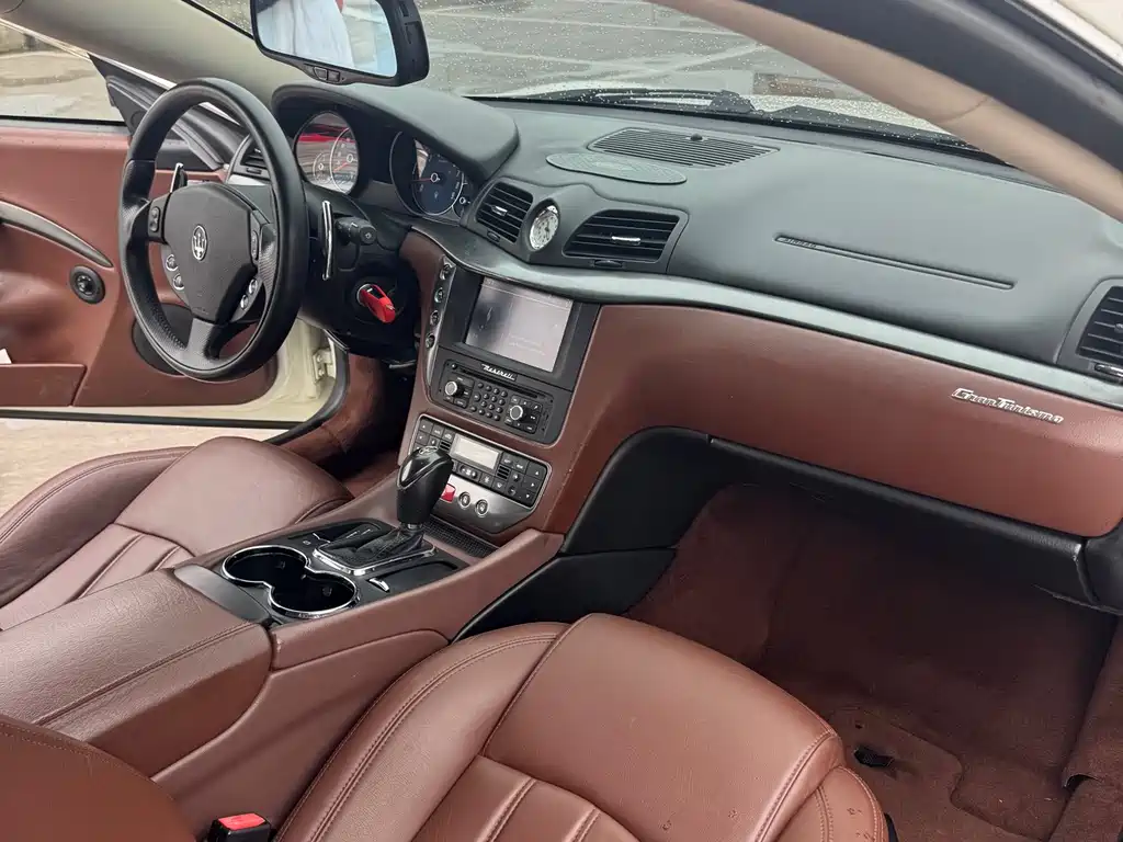 GranTurismo 4.2 L Standard