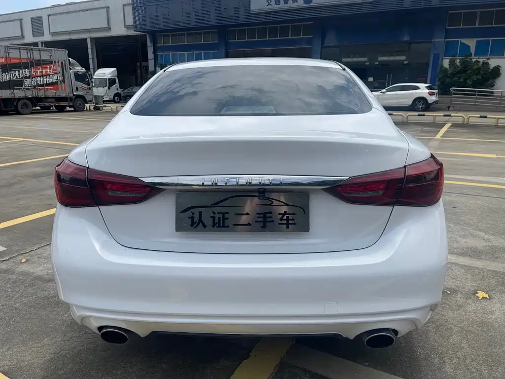 Infiniti Q50 L 2.0 T Comfort CN-V