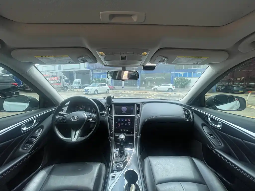 Infiniti Q50 L 2.0 T Comfort CN-V