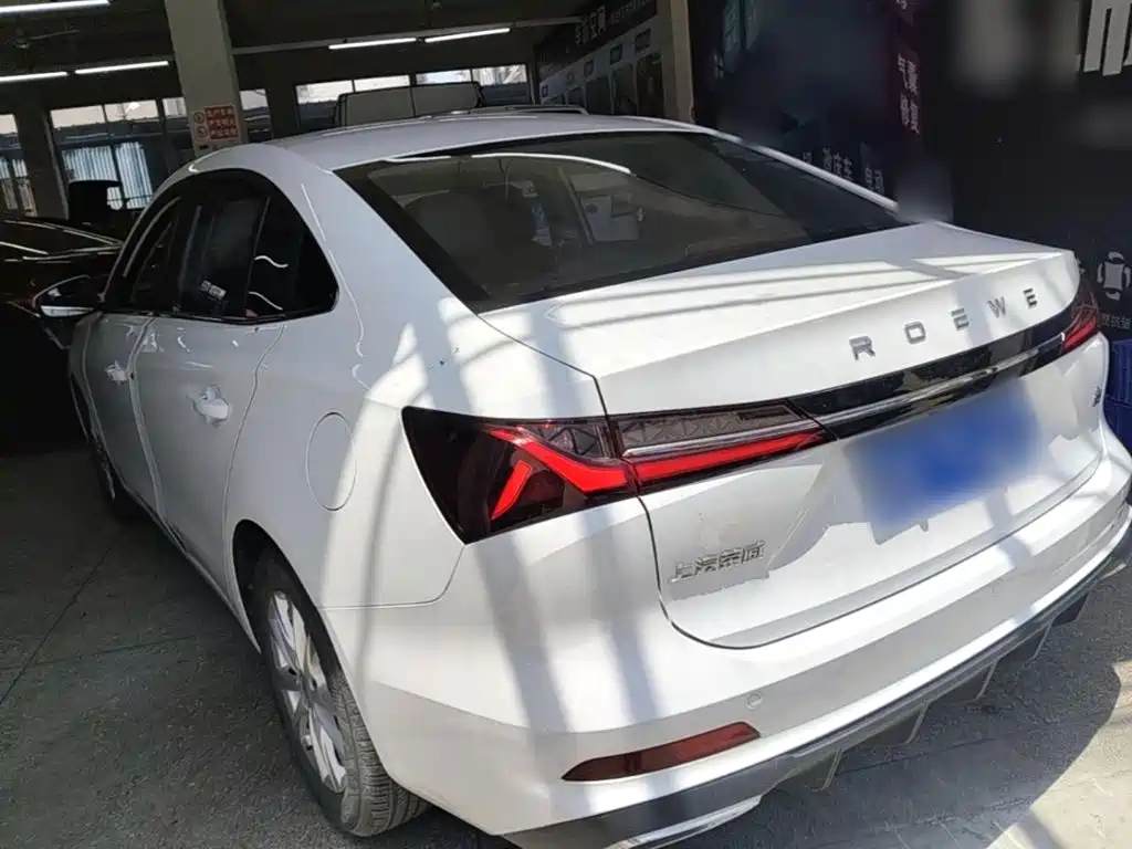 Roewe i5 1.5 L CVT Luxury