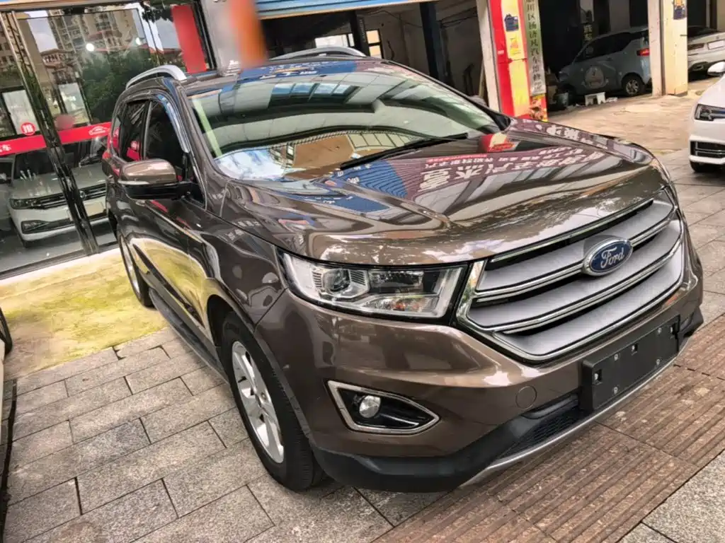 Edge EcoBoost 245 2 WD Elite Sharp 5-seat