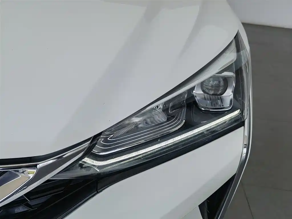 Yixuan 230 T Auto Wind Chaser
