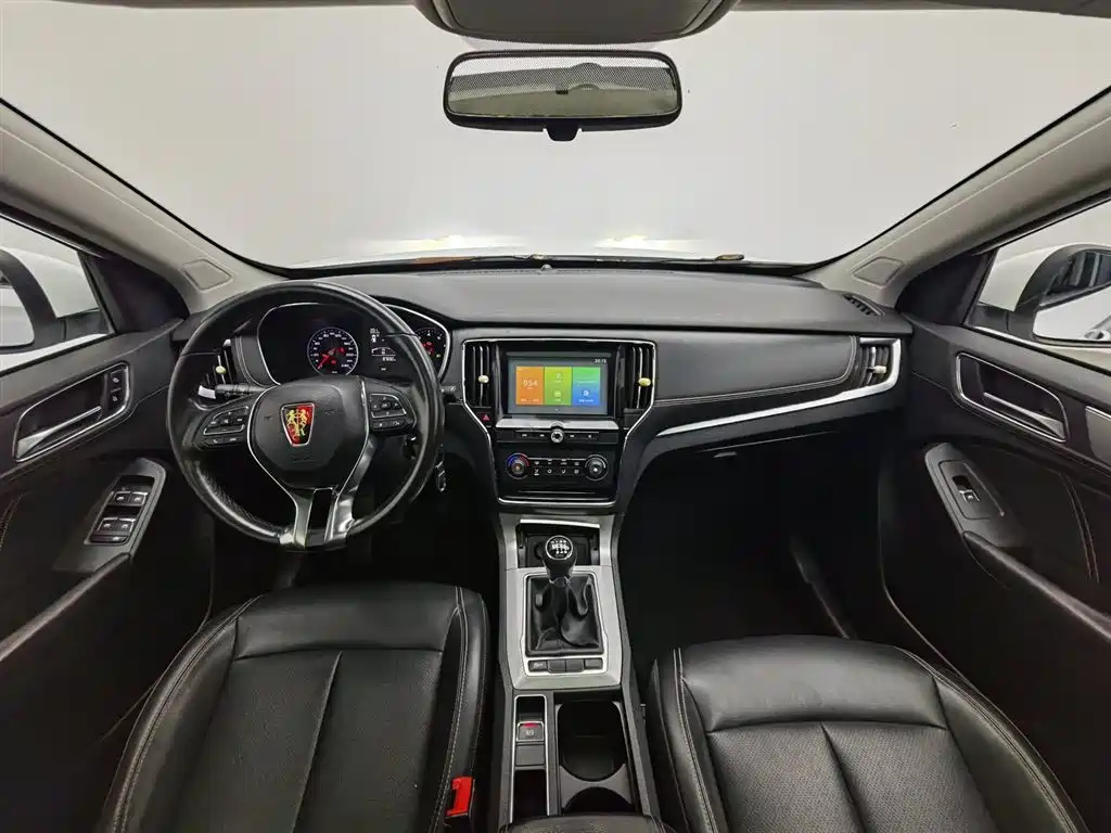 Roewe RX5 20 T 2 WD Manual Flagship