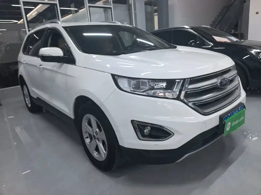 Edge EcoBoost 245 2 WD Elite Sharp 5-seat