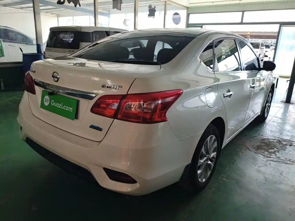 Sylphy 1.6 XV CVT Connected Premium CN-VI