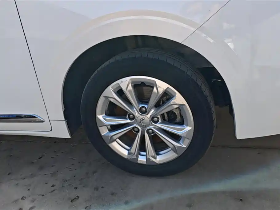 Wuling Jiachen 1.5 L Manual Smooth Enjoyment Comfort