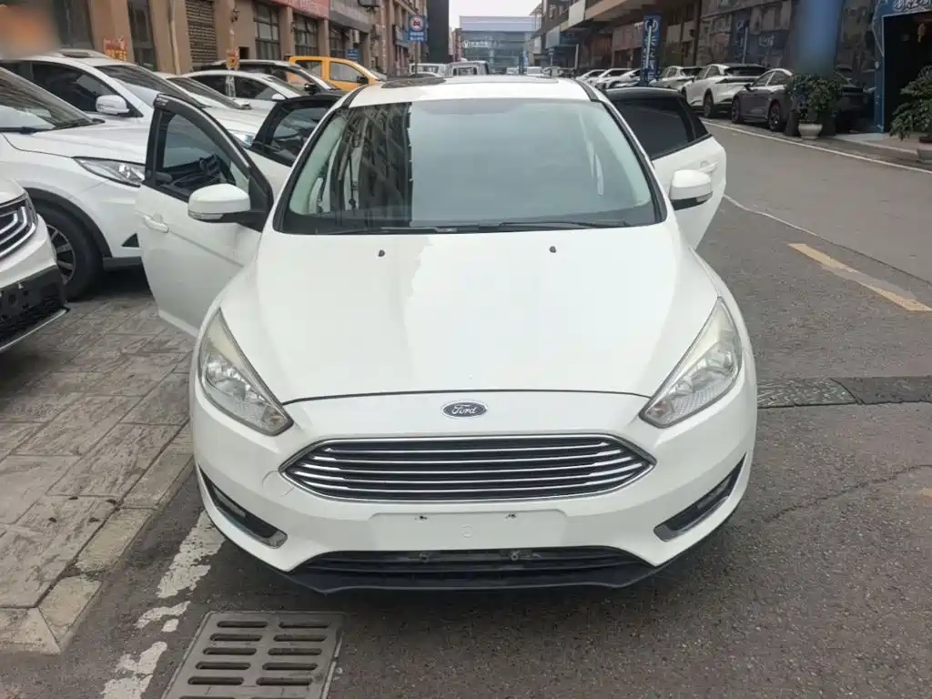 Focus Sedan 1.6 L Auto Style Smart Travel