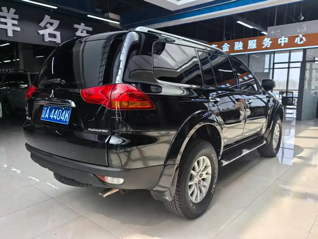 Pajero Sport 3.0 L Auto 4 WD Flagship