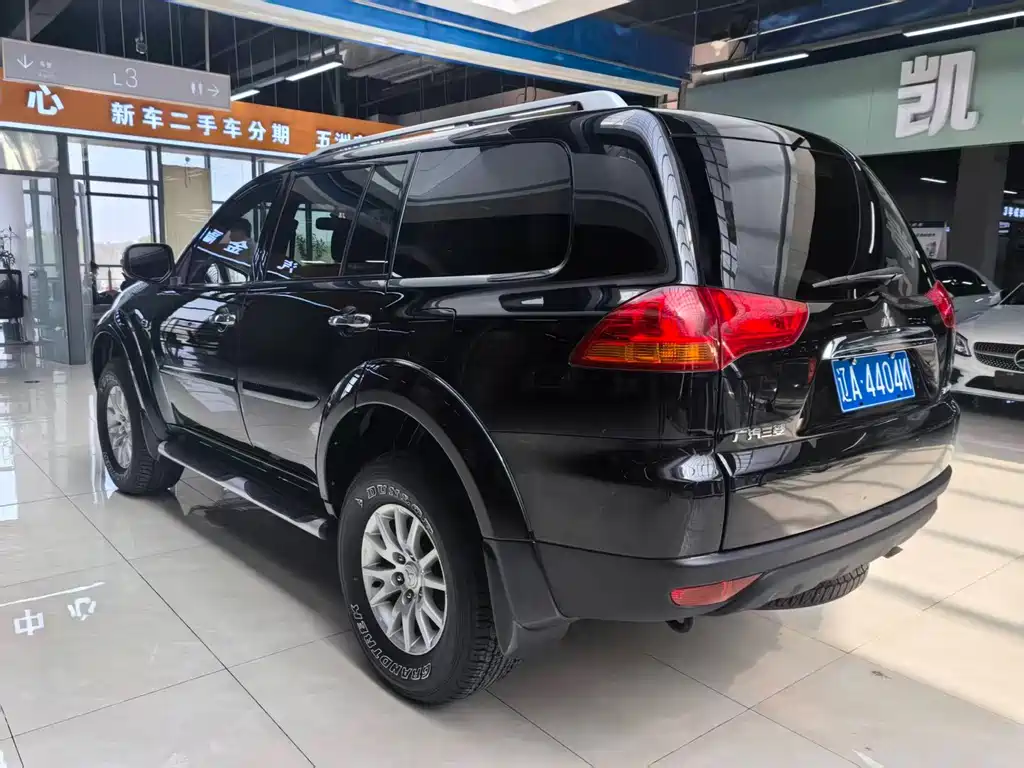 Pajero Sport 3.0 L Auto 4 WD Flagship
