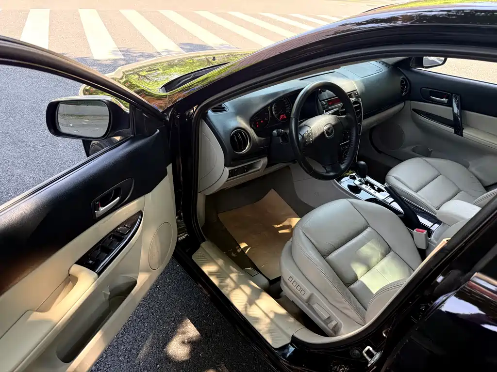 Mazda 6 2.0 L Auto Luxury