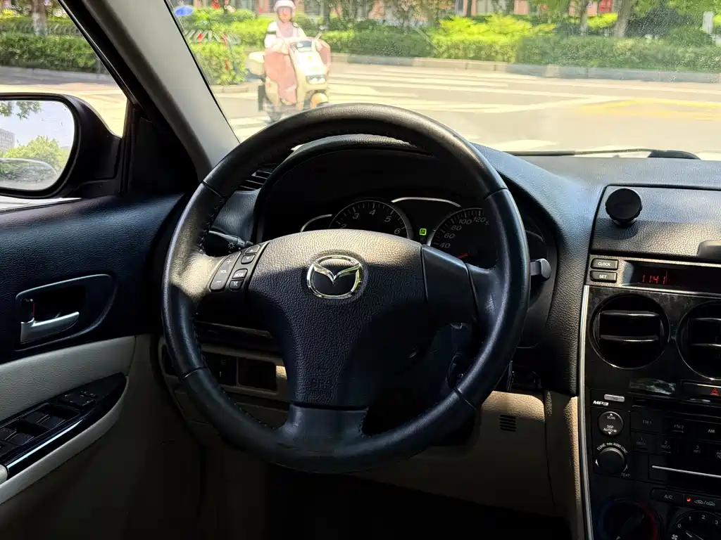 Mazda 6 2.0 L Auto Luxury