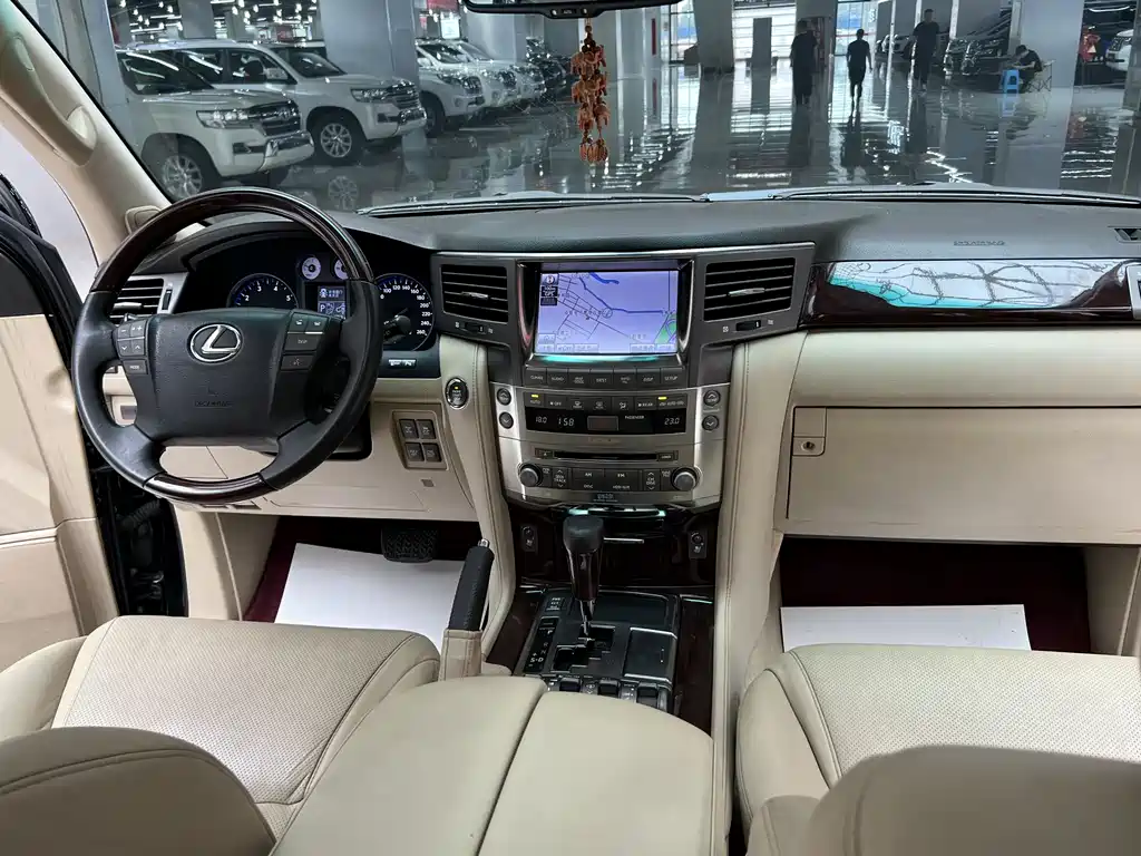 Lexus LX 570
