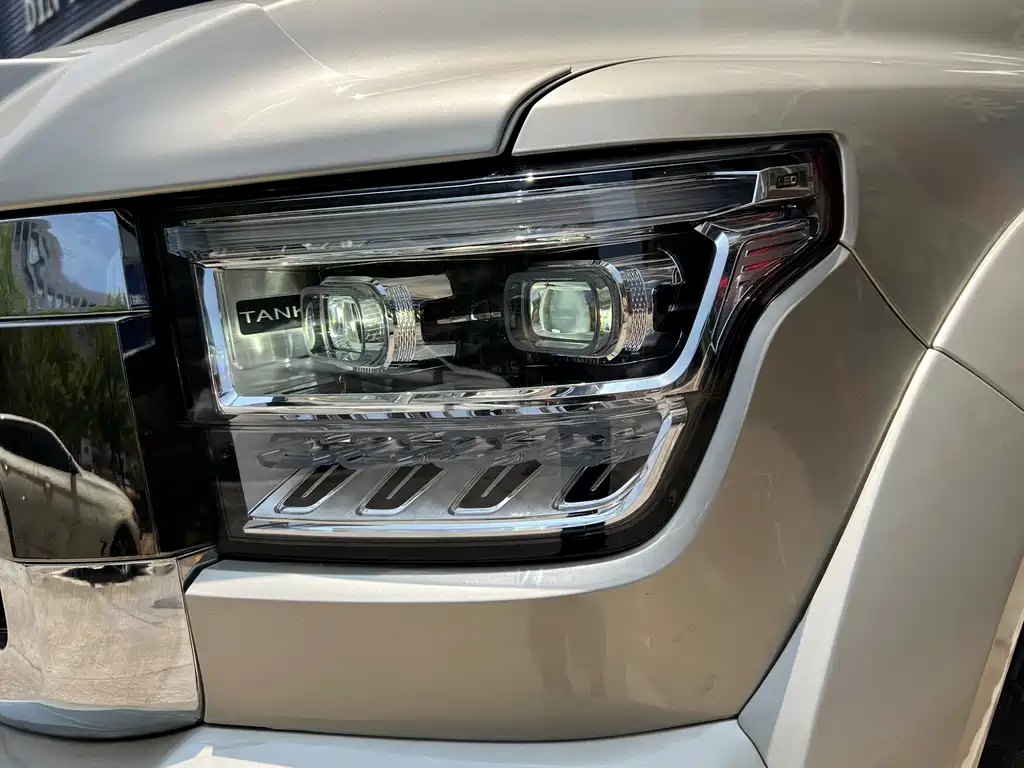 Tank 500 3.0 T Sport Summit 5-seat