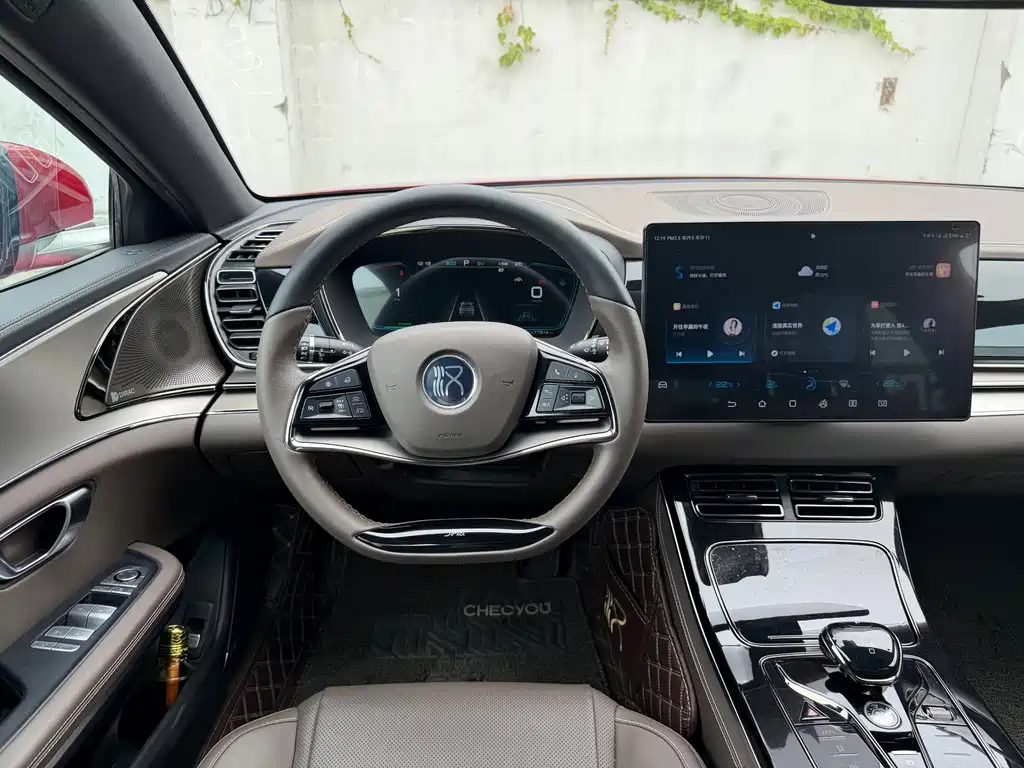Han DM 4 WD Performance Luxury