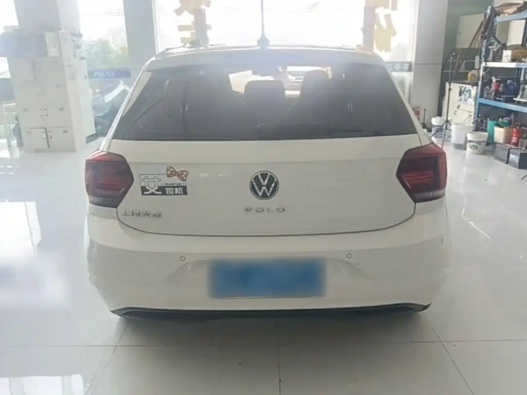 Polo Plus 1.5 L Auto Colorful Tech