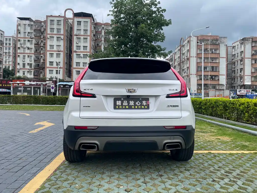 Cadillac XT4 28 T 4 WD Platinum