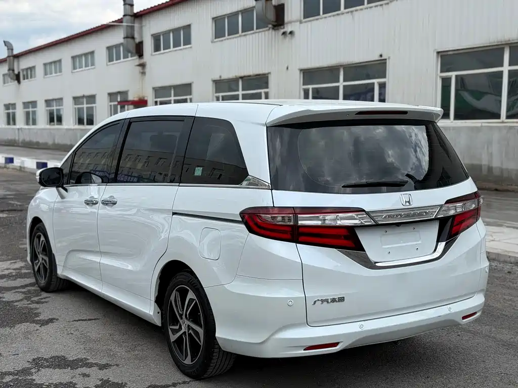 Odyssey 2.4 L Luxury