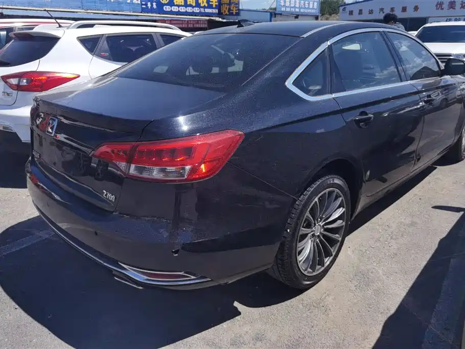 Zotye Z700 众泰Z700 2016款 1.8 T DCT公务版