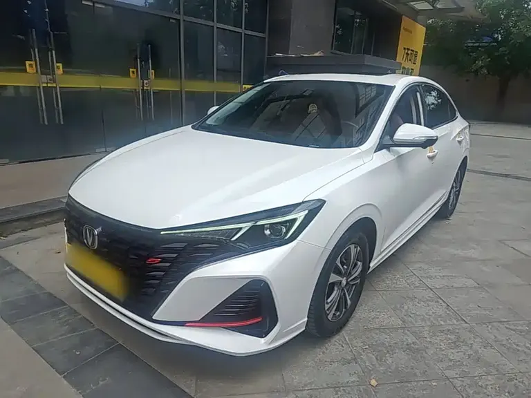 Changan Eado Smooth Enjoyment PLUS Blue Whale NE 1.4 T GDI DCT Distinguished