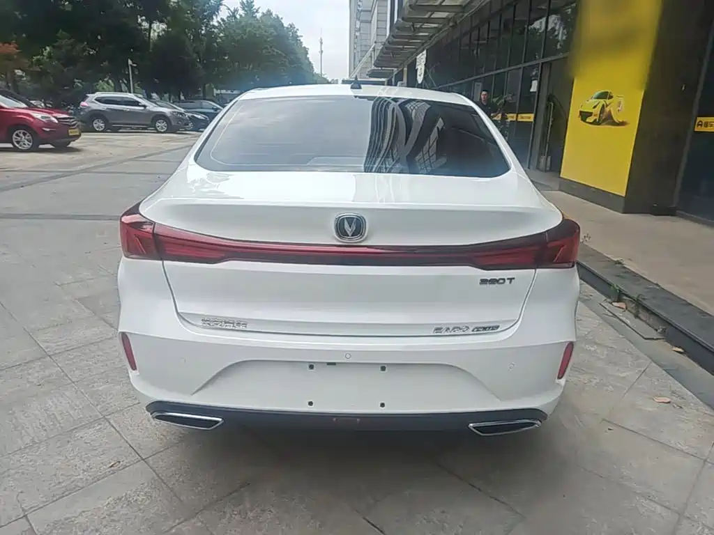 Eado Smooth Enjoyment PLUS Blue Whale NE 1.4 T GDI DCT Distinguished