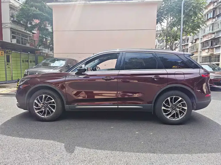 Lincoln Corsair 2.0 T 2 WD Graceful