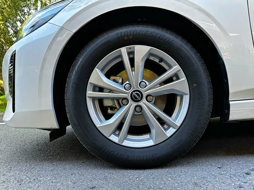 Sylphy 1.6 L CVT Sincere