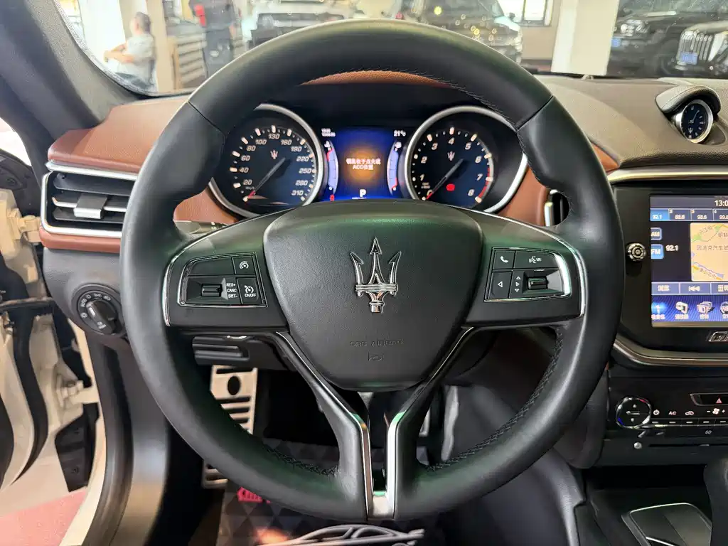 Ghibli 3.0 T Standard