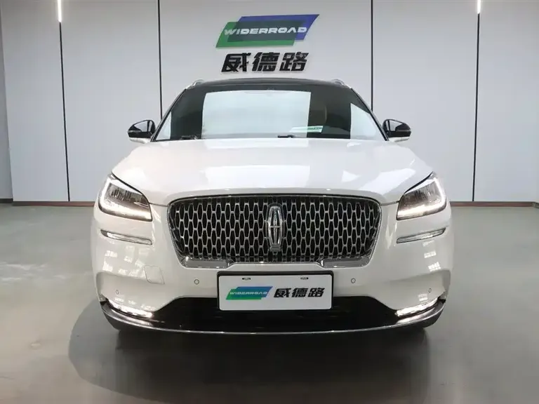 Lincoln Corsair 2.0 T 4 WD Graceful