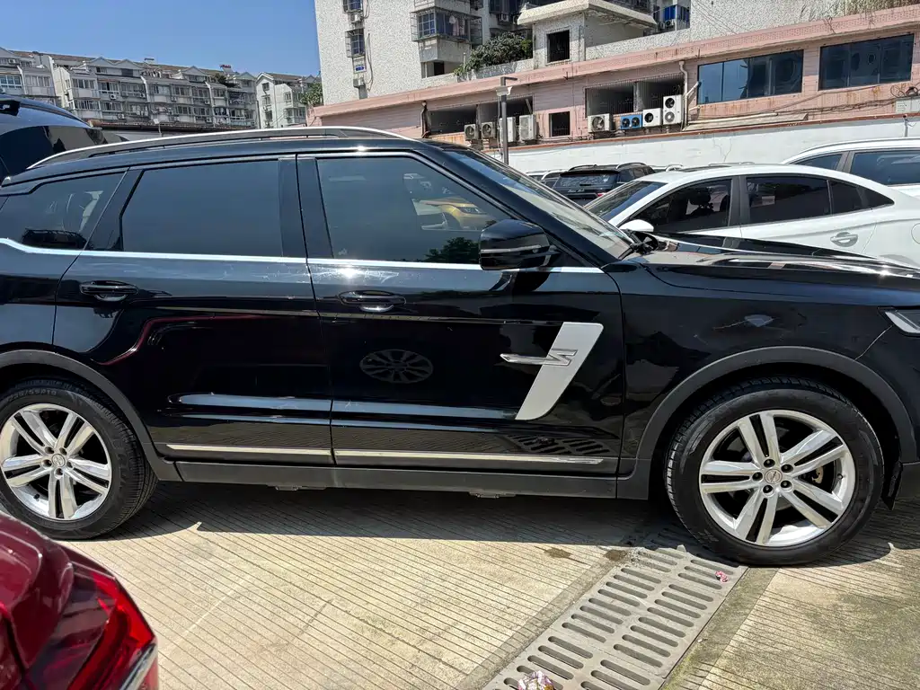 Zotye T700 1.8 T DCT Premium